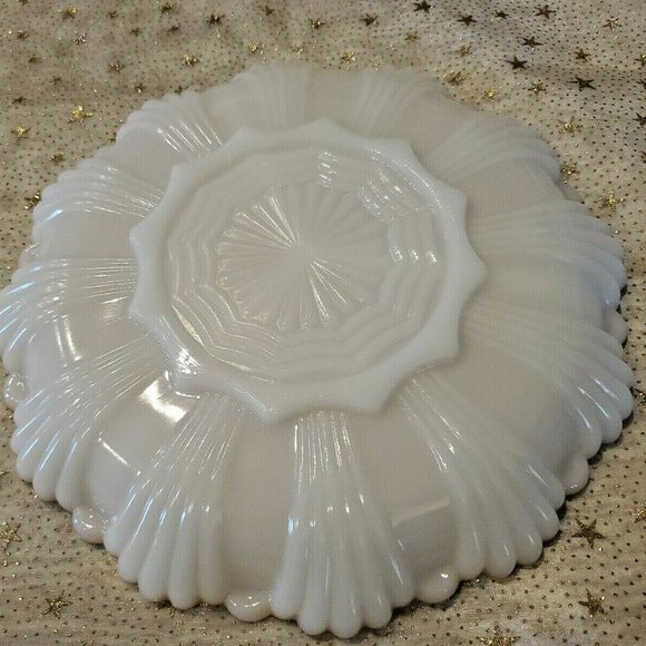 L@@K Beautiful Vintage Gold Trim White Milk Glass Divided Plate Dish ~ 10" Round - Picture 4 of 5